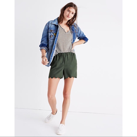 Madewell Scallop-Hem Pull-On Shorts in Army Green - Picture 1 of 10